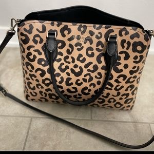 Kate Spade leopard print purse with detachable shoulder strap.